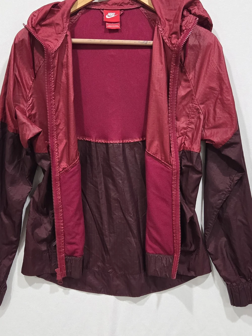 Nike women windrunner
